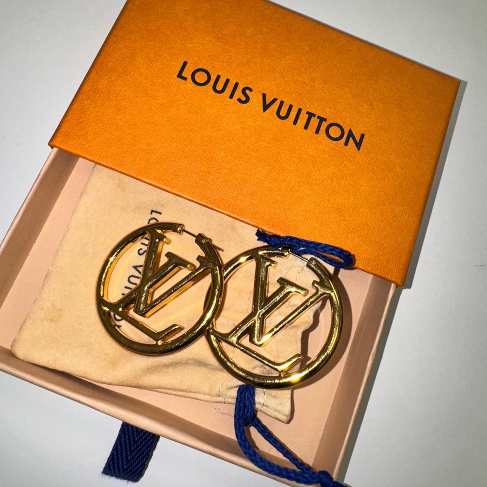 Louis Vuitton Gold Luxurious Accessory